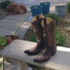 Corral boots black and red studded size 9